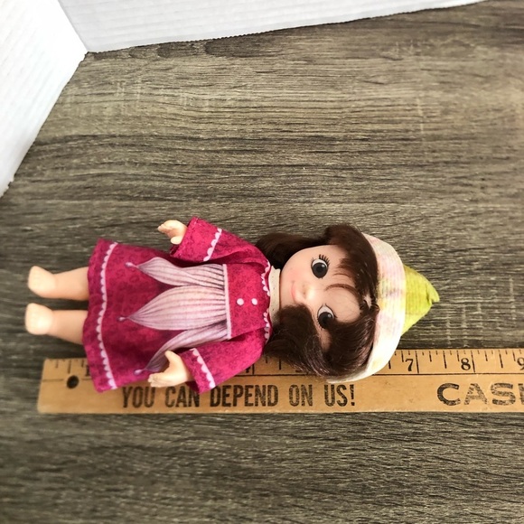 Vintage 1980s Victoria Plum Doll - Picture 8 of 13